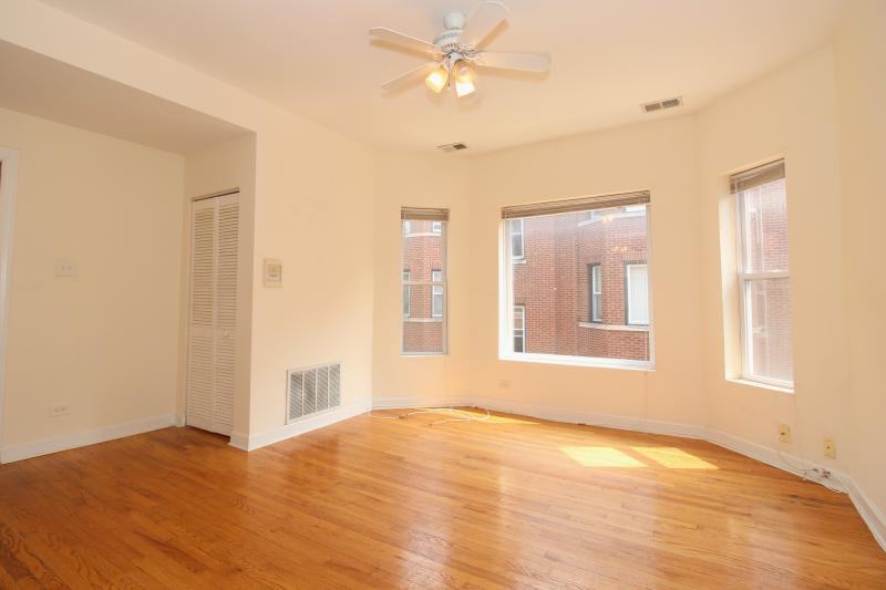 859 W Cornelia Ave - Photo 2 of 6