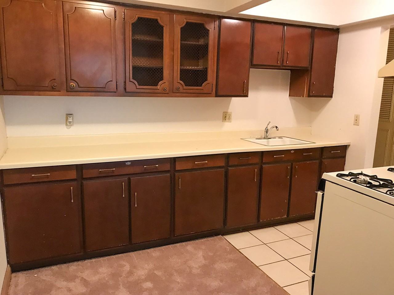 2131 N. Summit - Photo 2 of 10