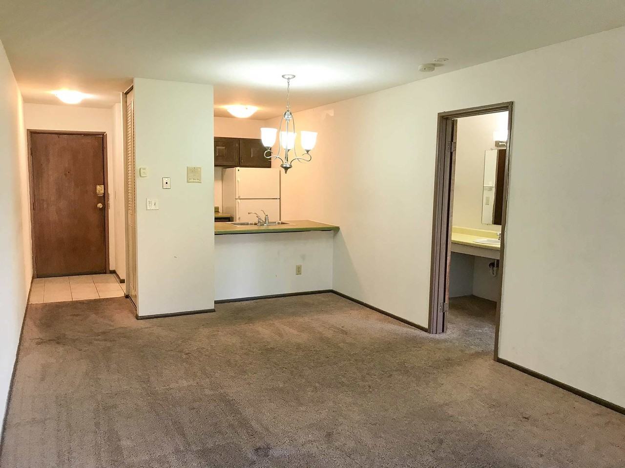 3438 N. Oakland Avenue - Photo 3 of 10