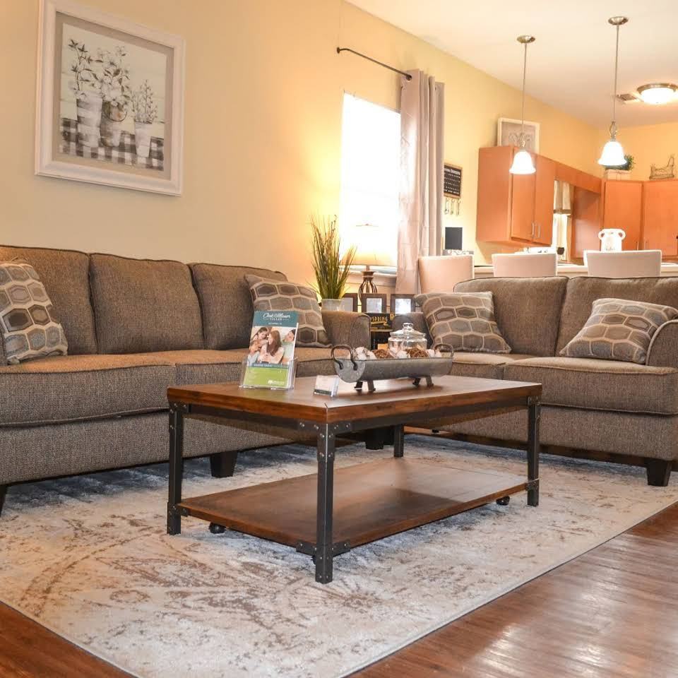 Oak Manor Villas - Photo 3 of 13