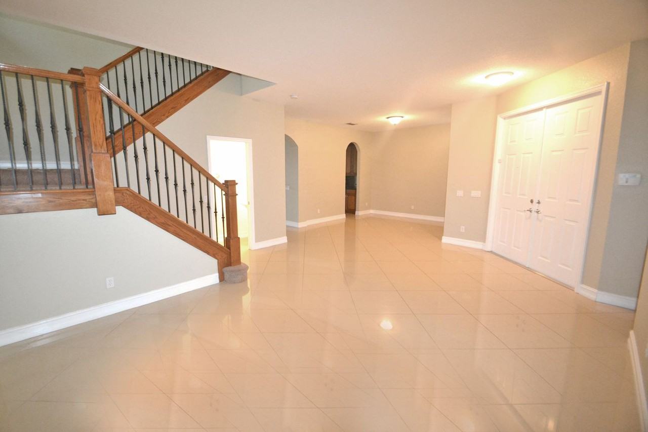 8852 Briarwood Meadow Ln - Photo 2 of 16