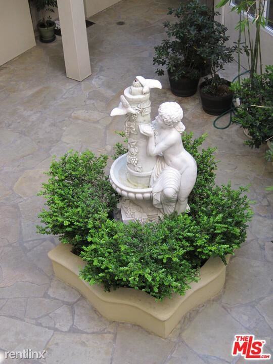 11961 Montana Ave #303