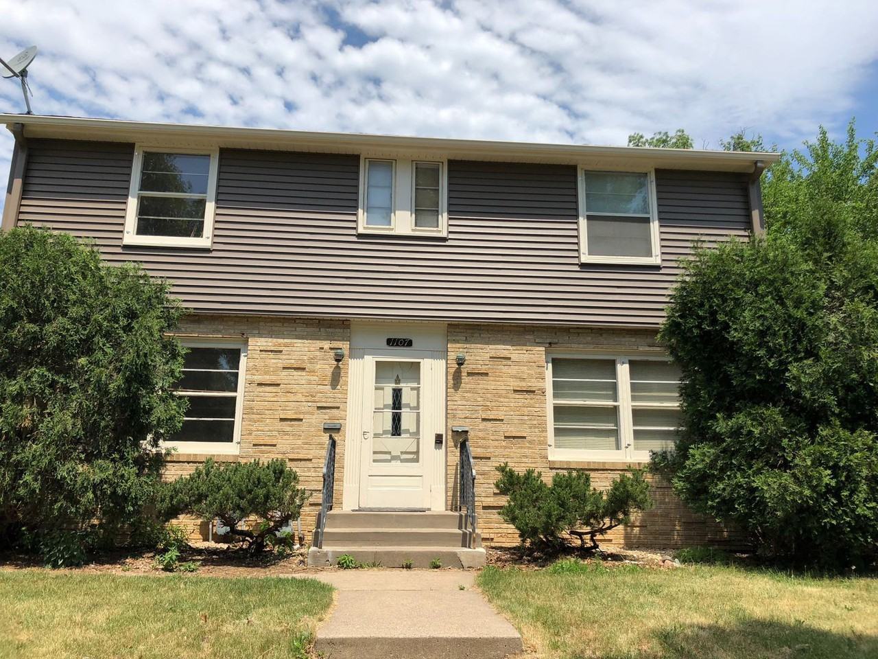 1107 St Clair Ave. Apartments 1107 Saint Clair Ave, St. Paul, MN