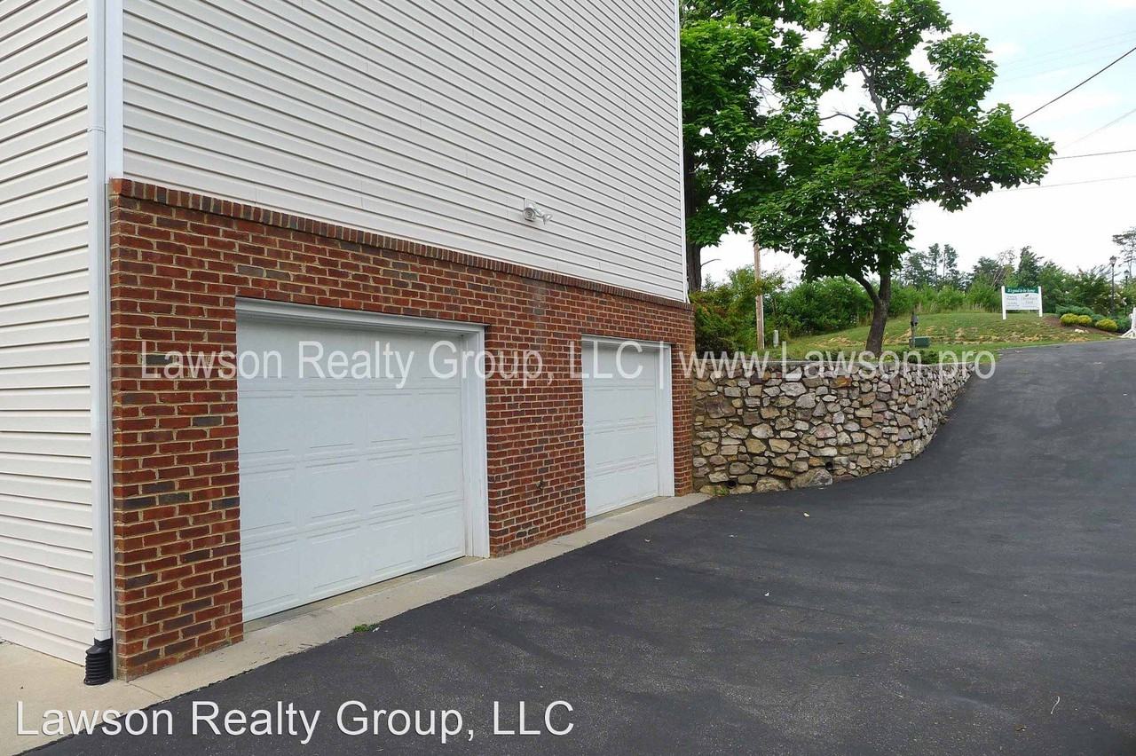 4801 Keagy Rd - Photo 3 of 28