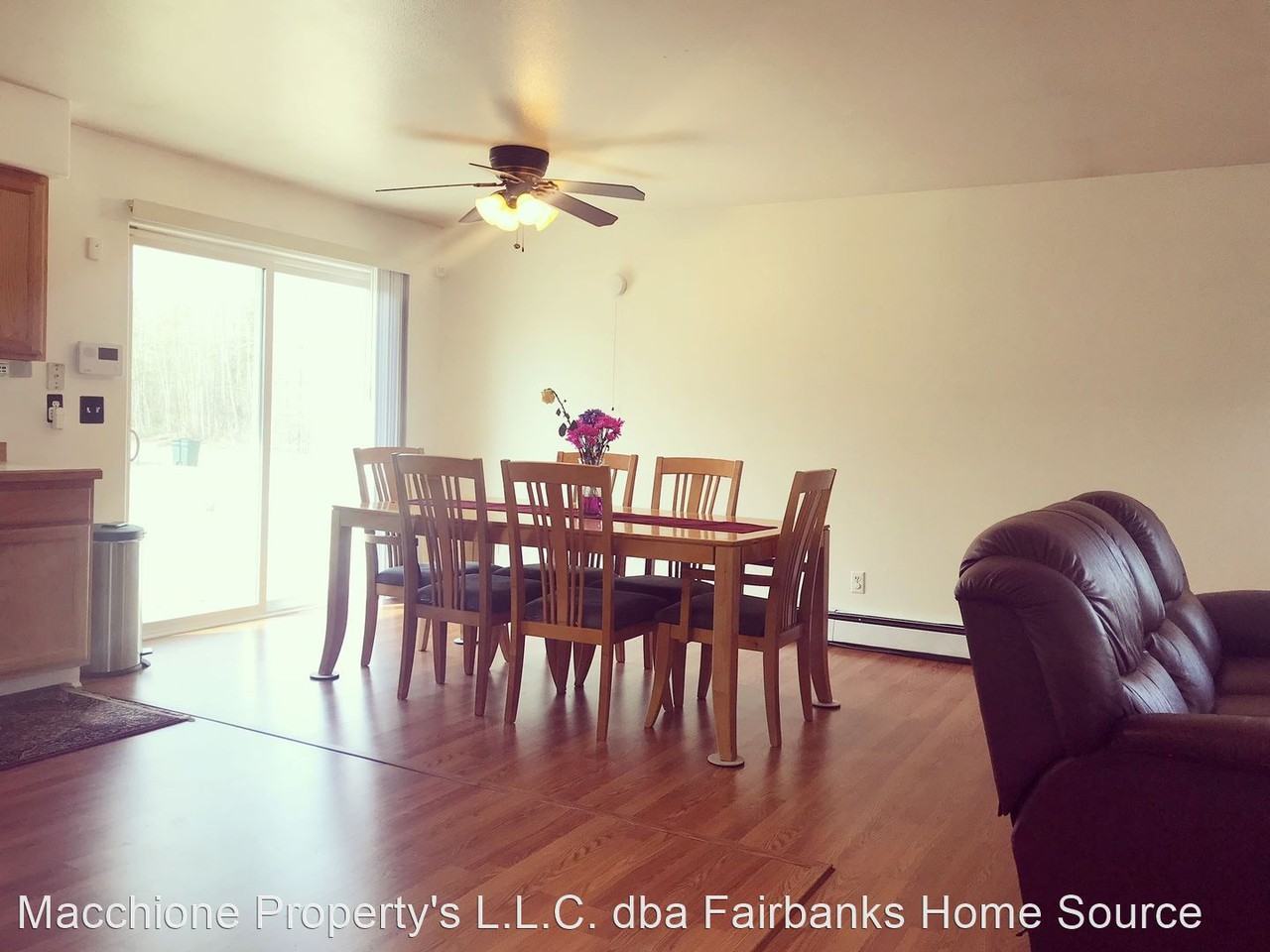 2604 Cowles St - Photo 3 of 17