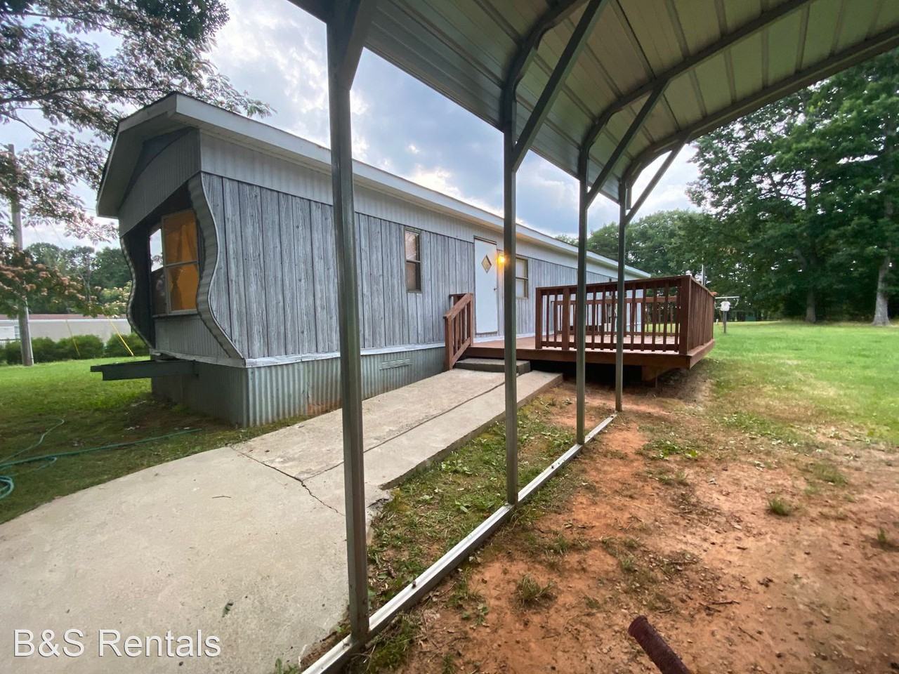 2136 Oak Grove Rd - Photo 3 of 15
