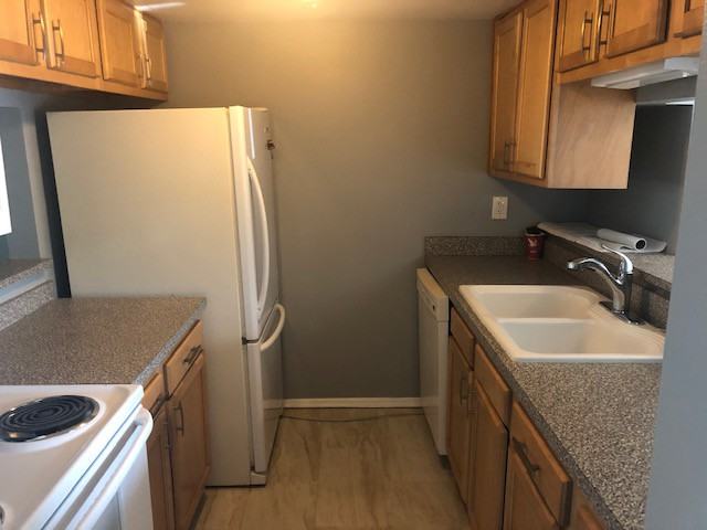 7140 Waterside Dr - Photo 4 of 8