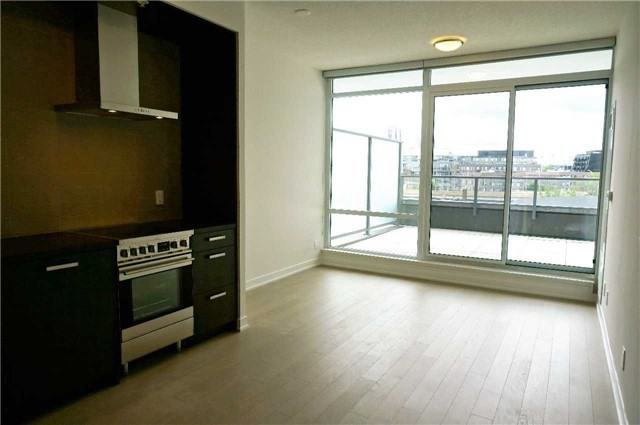 120 Bayview Ave - Photo 3 of 10