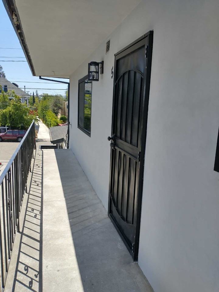 1036 62nd St - Photo 3 of 13
