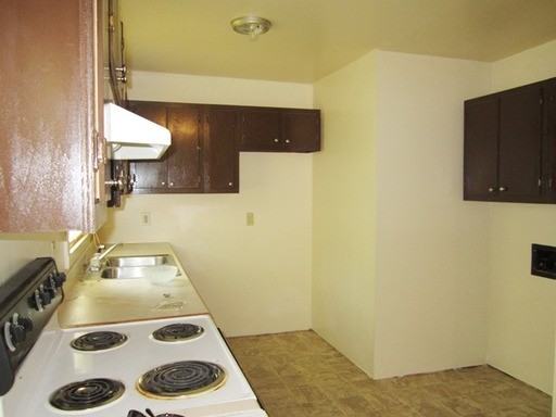 3861 Pembrooke Rd - Photo 3 of 9