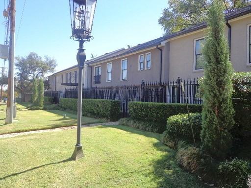 7738 Meadow Rd - Photo 2 of 32
