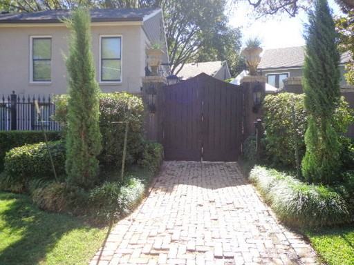 7738 Meadow Rd - Photo 3 of 32
