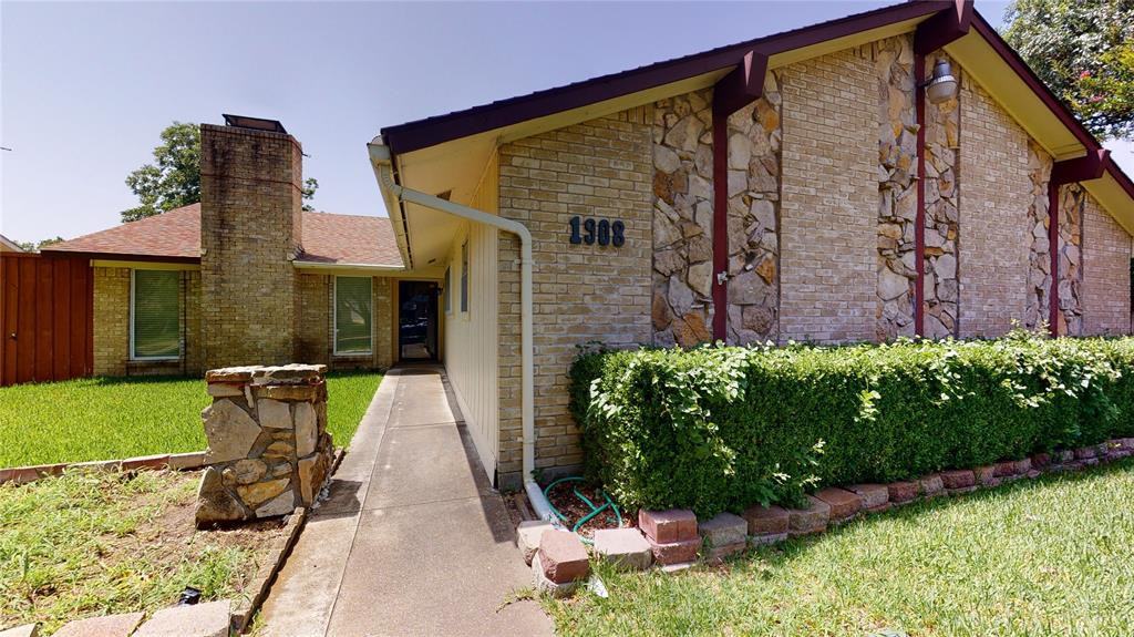 1908 Baltimore Dr - Photo 3 of 27