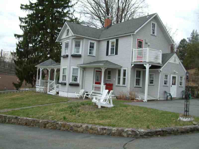 184 Hamburg Tpke - Photo 2 of 9