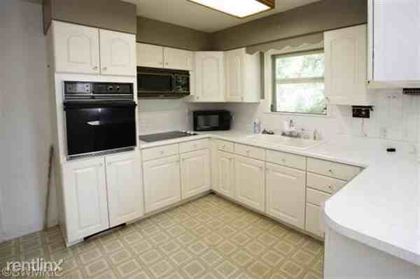 323 E Glenguile Ave - Photo 3 of 24