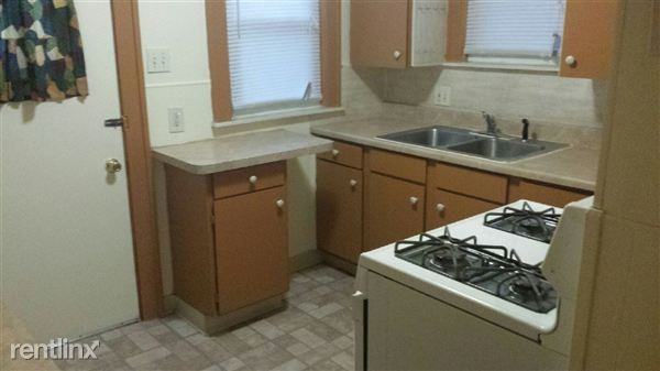 6852 Mead St - Photo 3 of 7