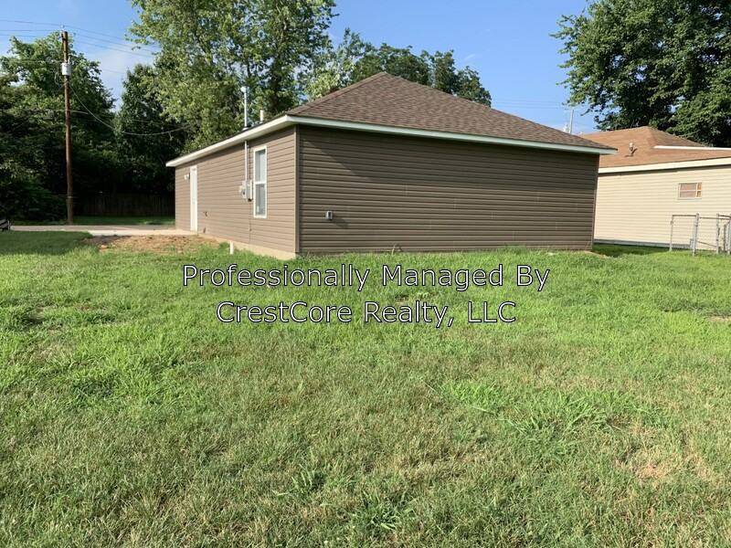 1854 E Wheeler St - Photo 2 of 8