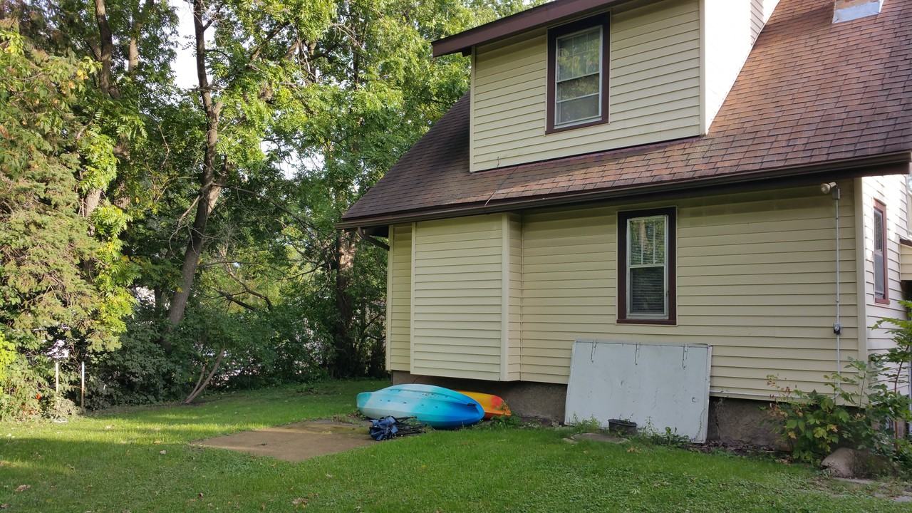 668 E Broadway St - Photo 2 of 23