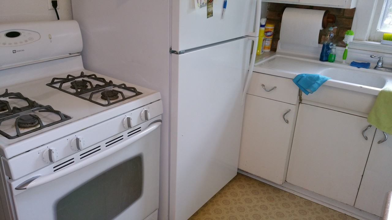 668 E Broadway St - Photo 3 of 23