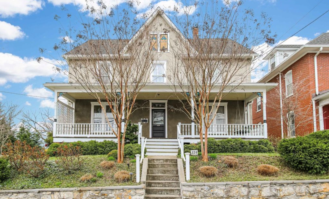 328 N Mildred St, Charles Town, WV 25414 1 Bedroom House for 1,350