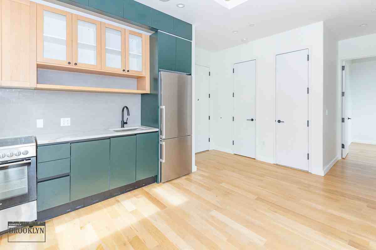 44 Kent St #310