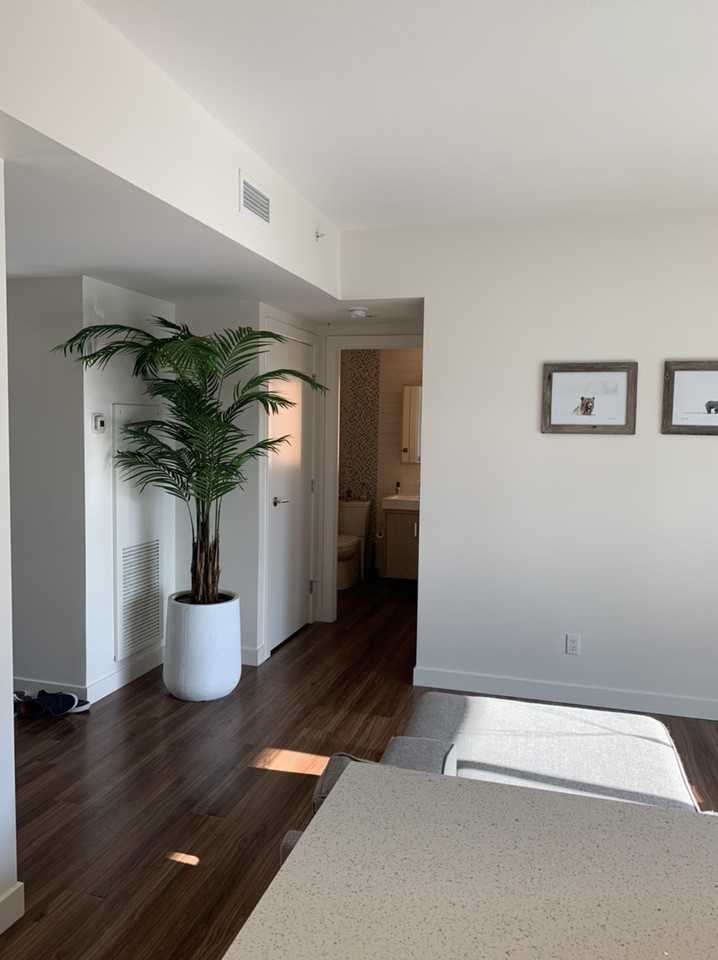 1008 9 St SW - Photo 3 of 12