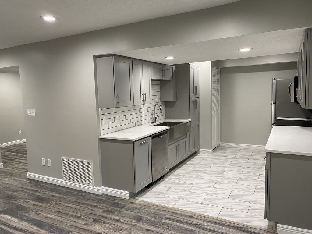 9057 West Swan Circle - Photo 2 of 27