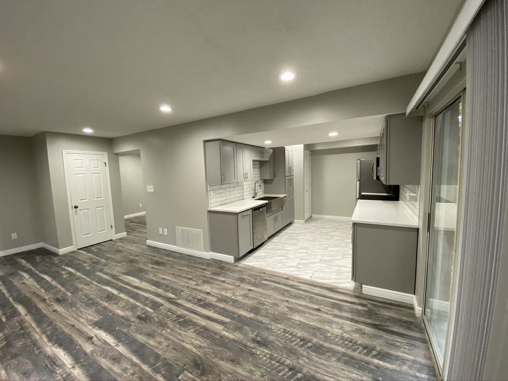 9057 West Swan Circle - Photo 3 of 27
