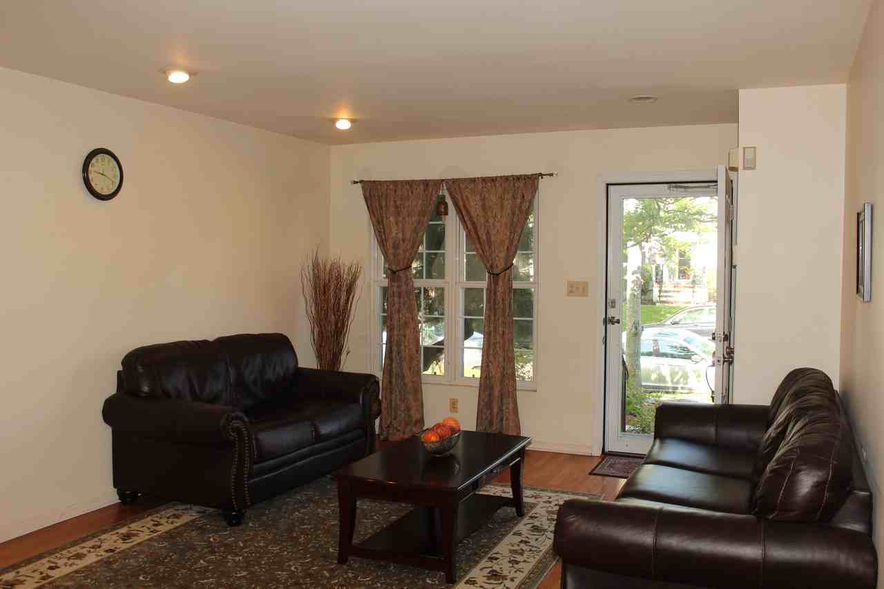 202 Benjamin Ave - Photo 3 of 25