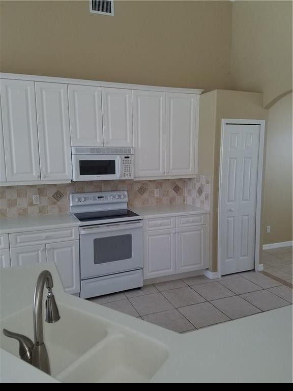 4100 Chablis St Sw - Photo 3 of 13