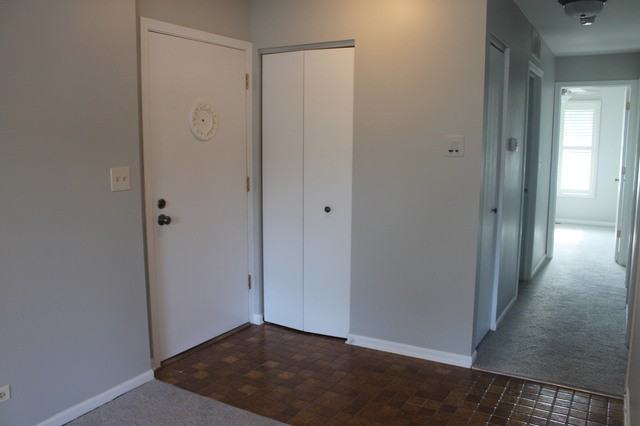 1671 Grosvenor Cir #B - Photo 2 of 21