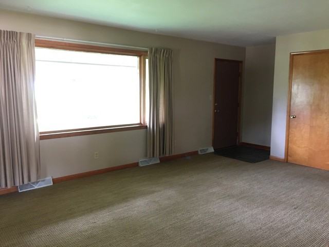 13738 University Rd - Photo 3 of 31