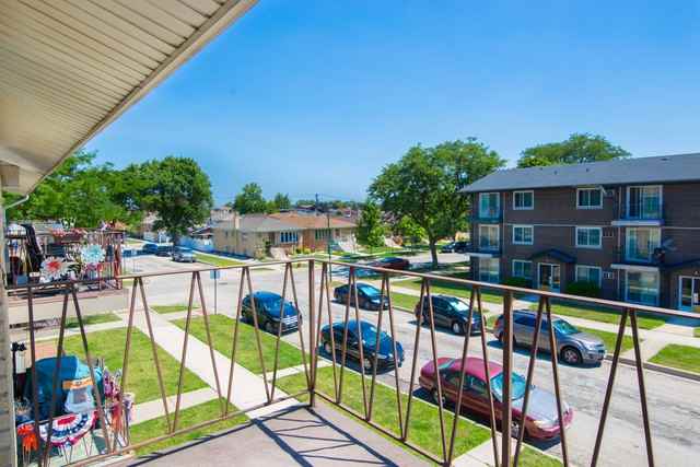 6101 W 64th Pl #4 - Photo 2 of 6