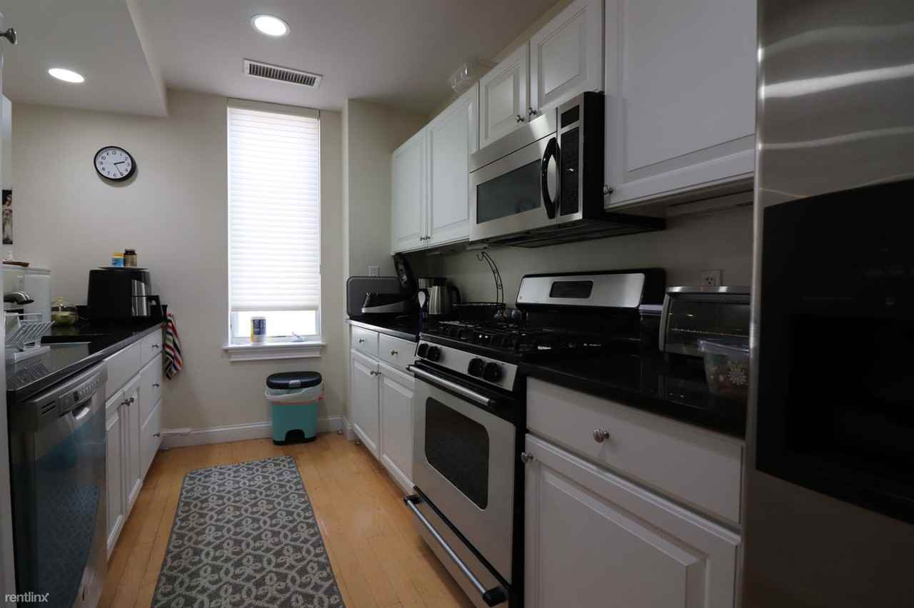 1601 Beacon St - Photo 3 of 10