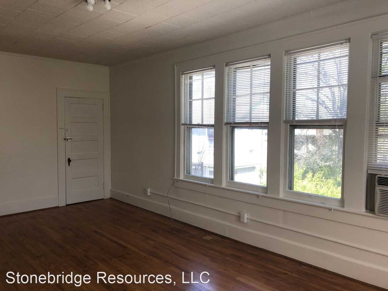 317 Tate St - Photo 3 of 13