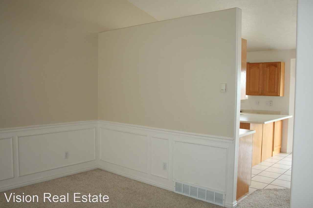 2605 W 1390 N - Photo 3 of 25