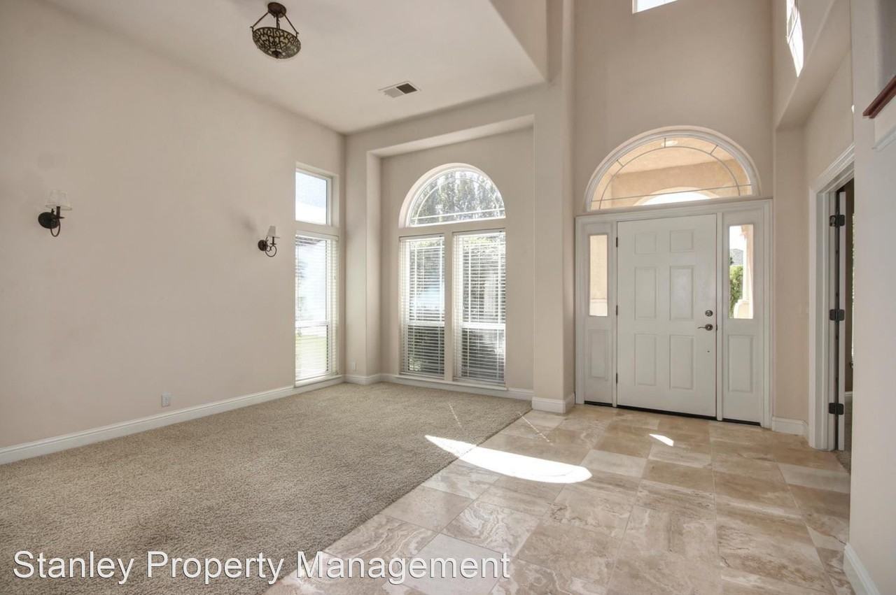 8757 Tom Thumb Ct - Photo 2 of 14