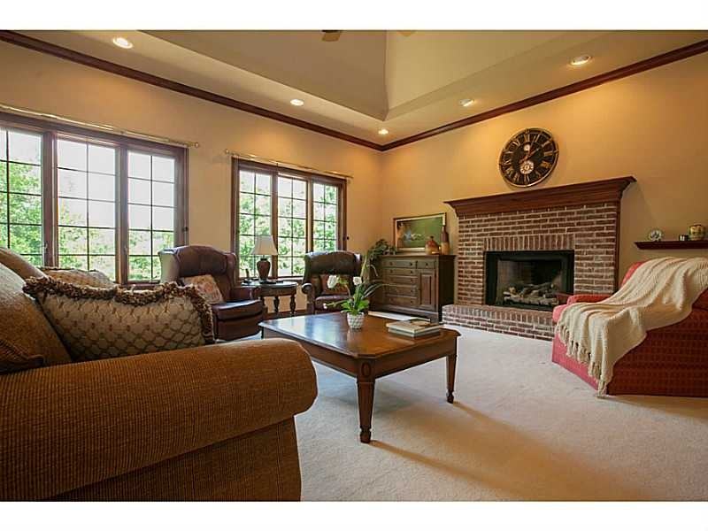 6424 Shamel Dr - Photo 3 of 21
