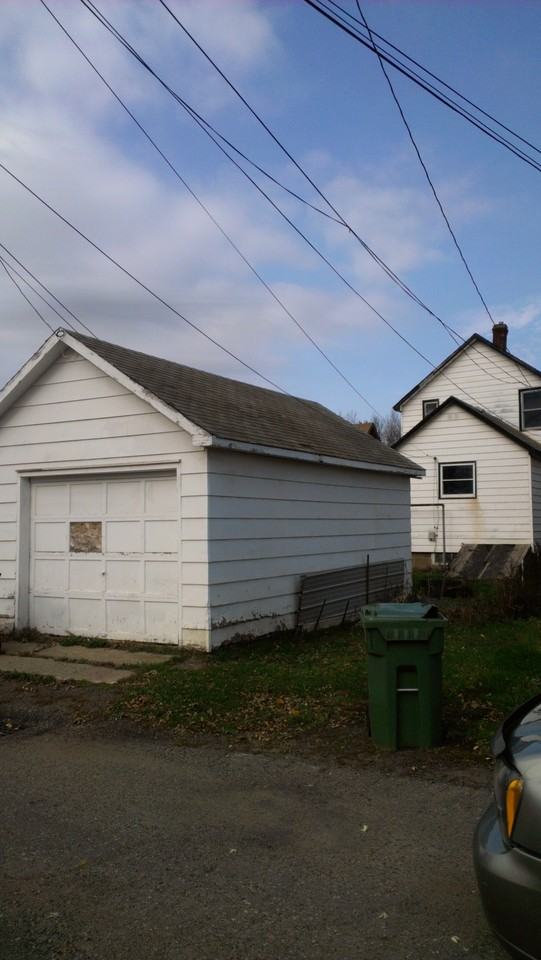 126 E 16th St - Photo 2 of 7