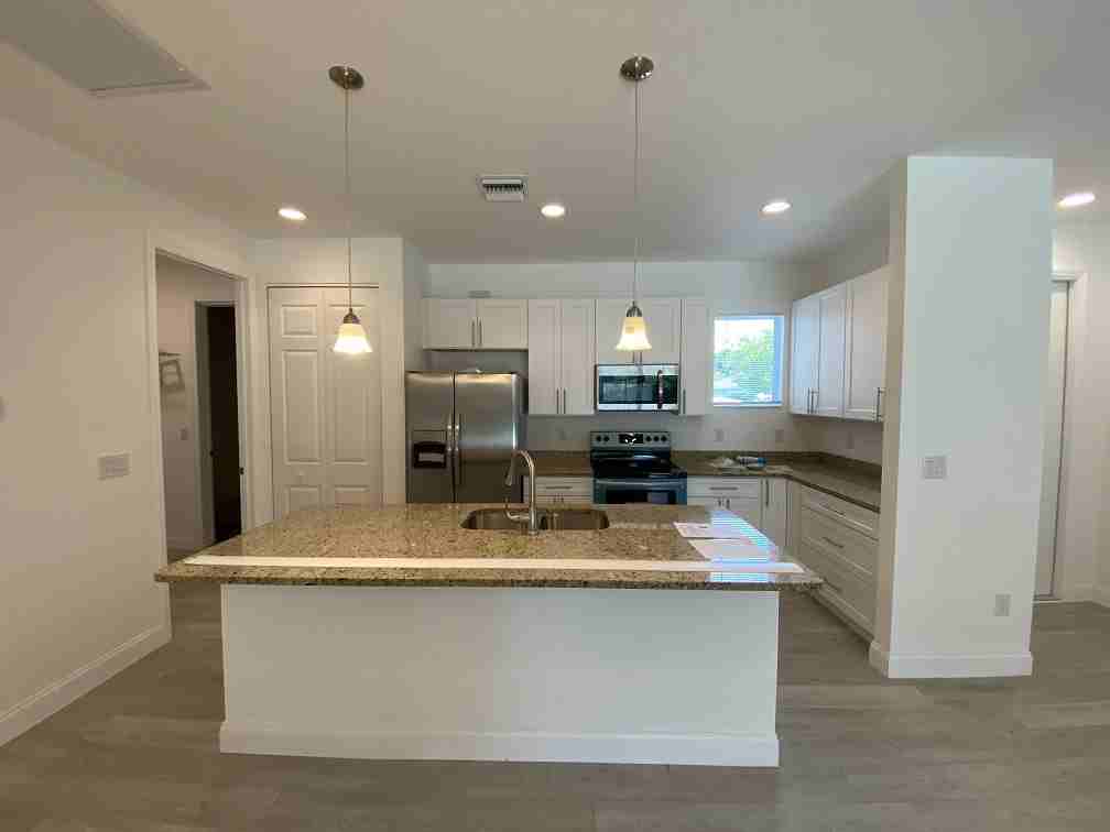 3423 Sw 6th Pl - Photo 3 of 22