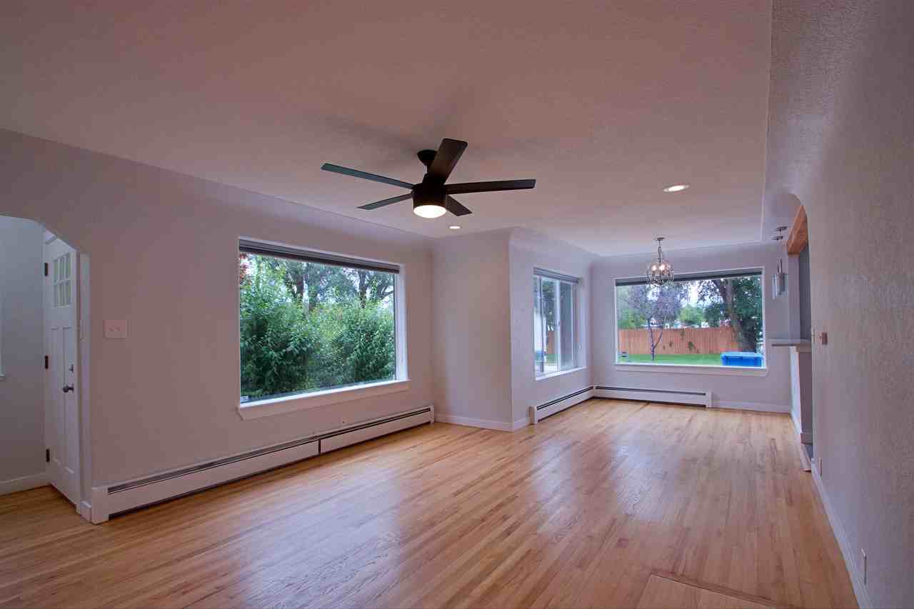 1555 Eaton St - Photo 2 of 12