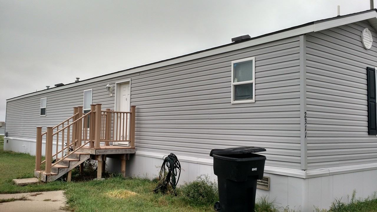 2311 38th St W - Photo 2 of 8
