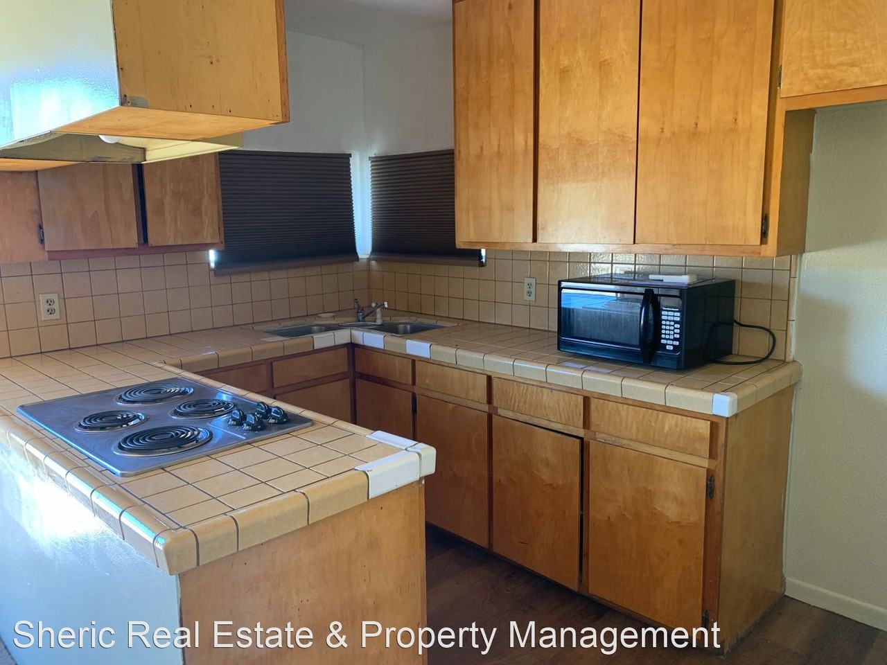 1725 Yellow Knife Rd - Photo 2 of 10