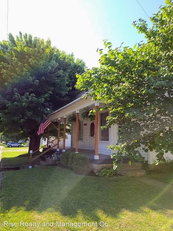 10870 Main St - Photo 3 of 36