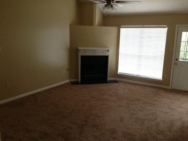 6452 Valley Oak Dr - Photo 3 of 13