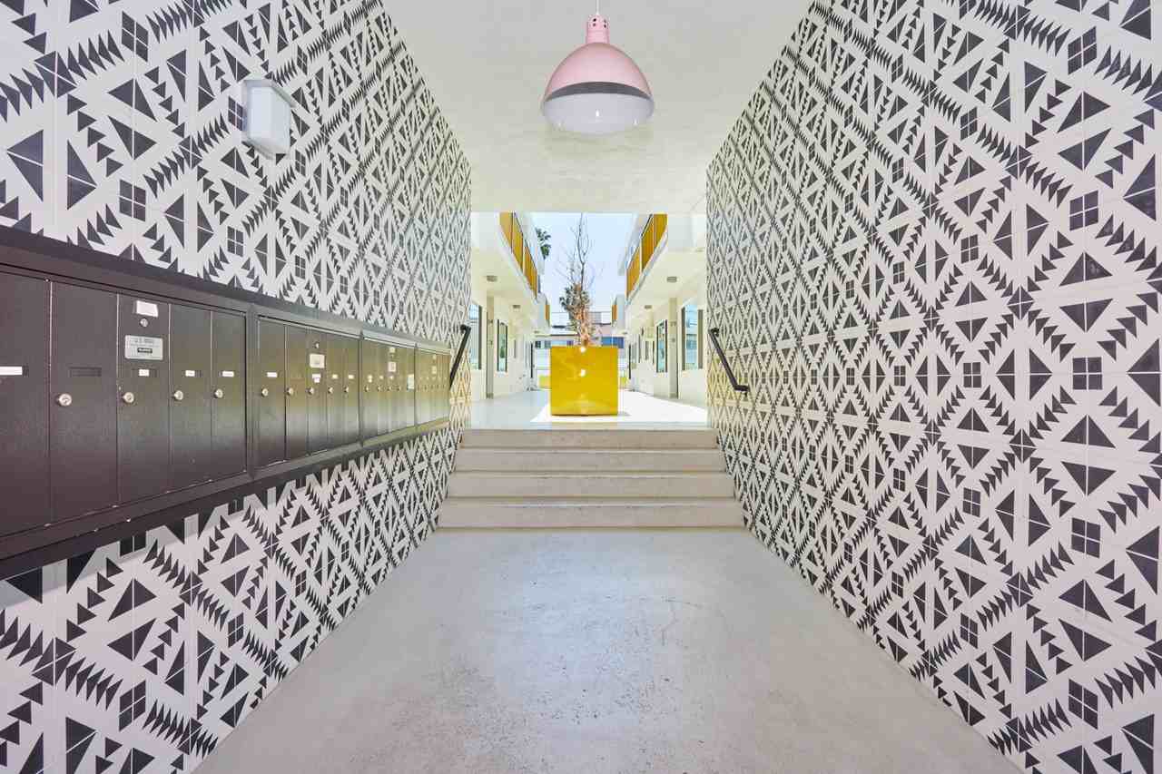 Chloe on Curson - Photo 3 of 31