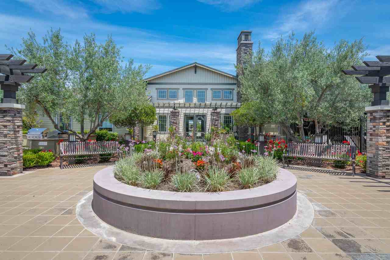 Artisan Apartments at East Village - Photo 5 of 42