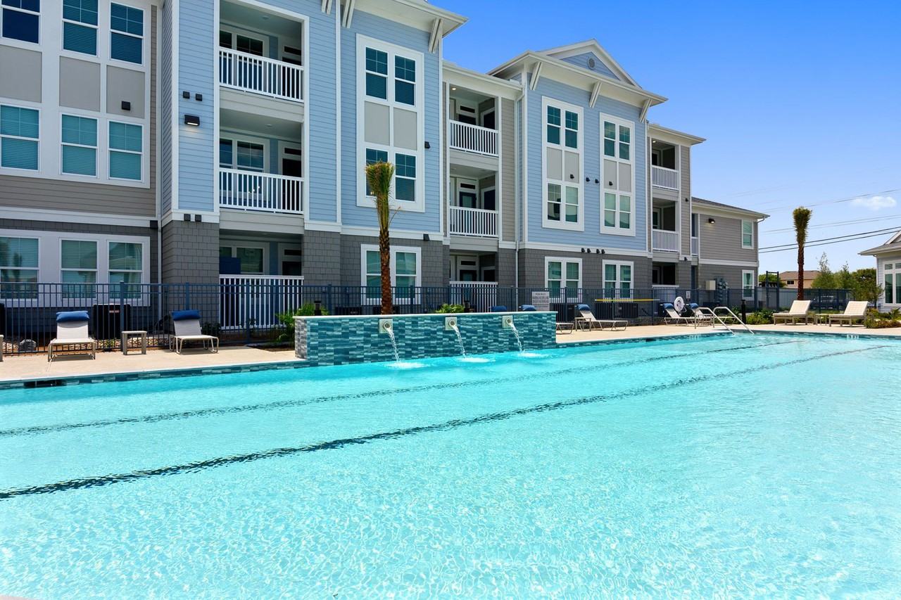 Ariza Corpus Christi - Photo 2 of 35