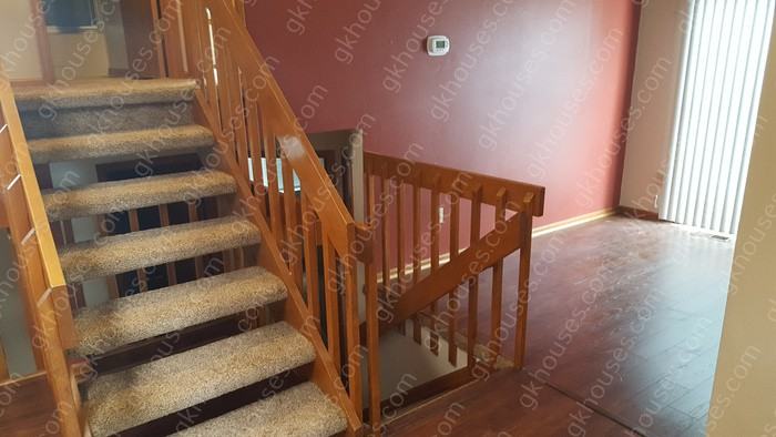 7507 S Steele St - Photo 3 of 12