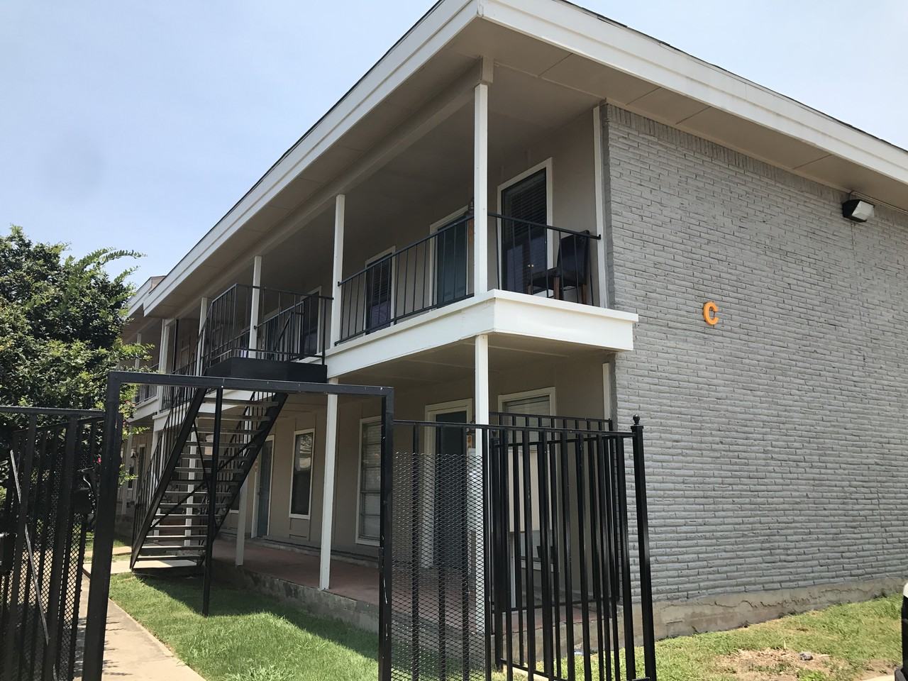 Parkwood North Condos - Photo 2 of 5